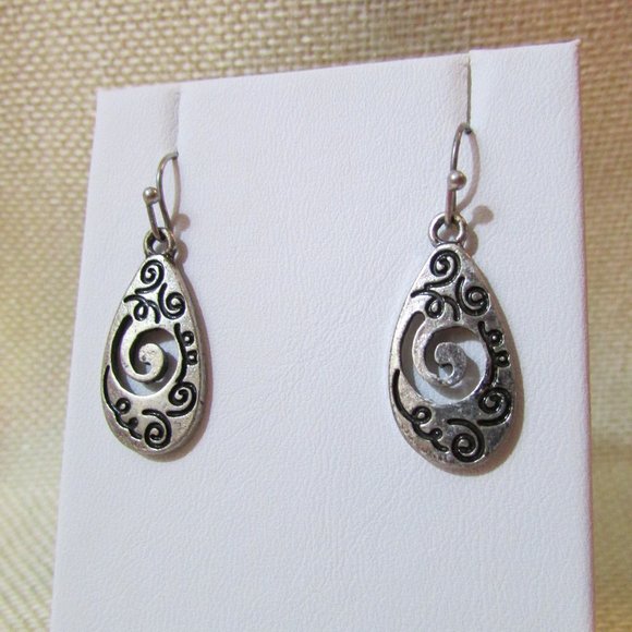 Lia Sophia Jewelry - Vintage Lia Sophia Day Dreamer Teardrop Swirl Earrings